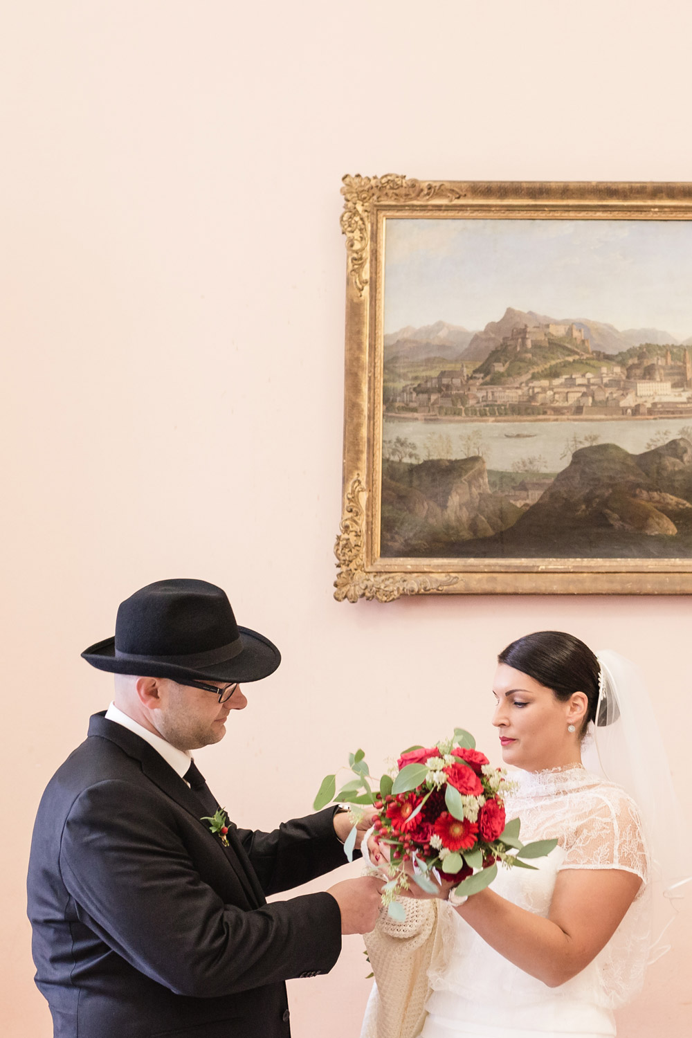 Fotograf Salzburg Alpineweddings Hochformat Storytelling